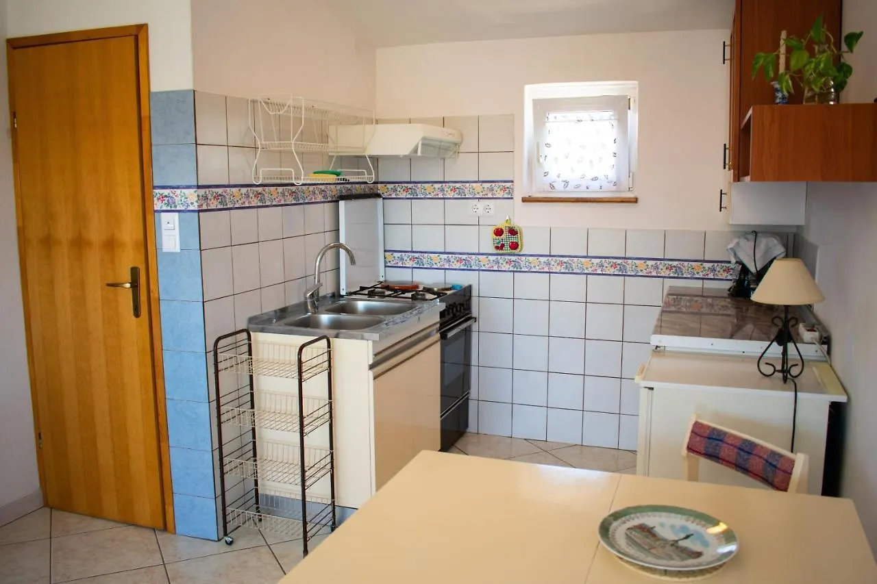 Apartments By The Sea Medulin - 2253 Croatia